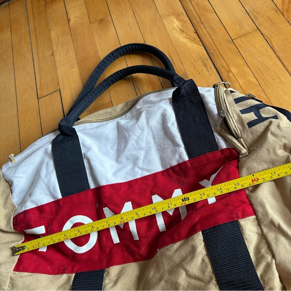 Tommy Hilfiger Logo Classic Gym Weekender Duffle Bag - Picture 6 of 9